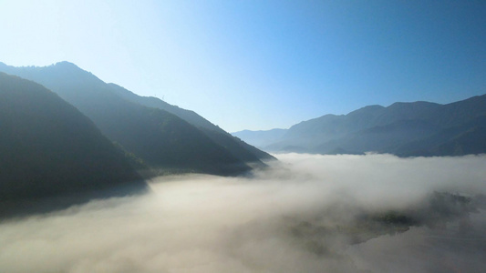 神农架风景区云雾缭绕山水航拍视频