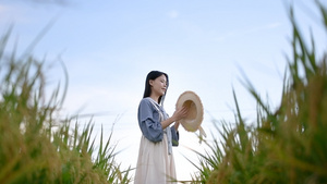 1080升格夏日稻田里的少女37秒视频