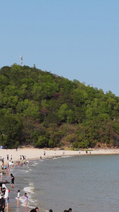 夏天沙滩海边人群疫情后视频