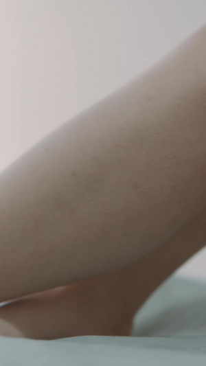 女性腿部脱毛广告宣传片美容养生15秒视频