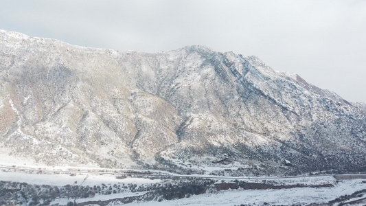 航拍雪山视频