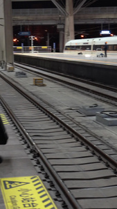 高铁站旅客乘车出车站视频
