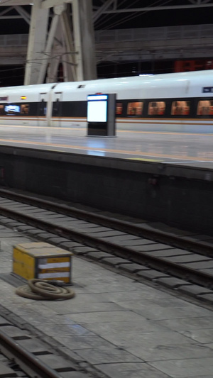 高铁站旅客乘车出行方式5秒视频