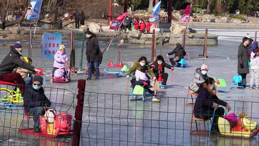 儿童冰场滑冰溜冰 紫竹院公园 4A级景区 视频