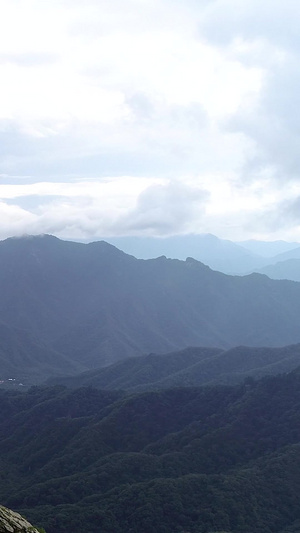 高清航拍西安朱雀国家森林公园凤凰山22秒视频