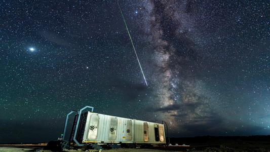 8K英仙座流星雨超大火流星延时视频