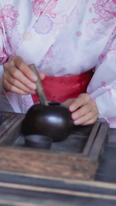 女性日式和服冲泡茶动作视频