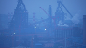 慢镜头升格拍摄4k素材城市现代化工厂白色烟雾的冷凝塔53秒视频