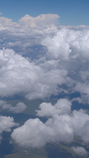 航拍高空云层云彩飞机窗外28秒视频