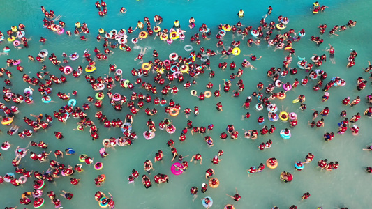 河南郑州水上乐园大海啸造浪池夏季酷暑高温避暑度假视频