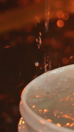梅雨季慢镜头升格拍摄素材天气气候雨夜雨水雨滴雨天素材62秒视频