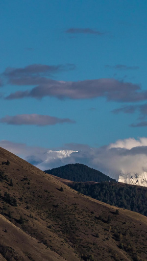 雪山之王贡嘎雪山延时视频自然风光20秒视频