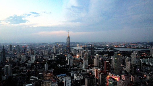 4K航拍南京地标紫峰大厦夜景城市天际线[标性]视频