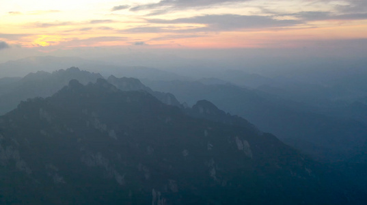 中国山脉天际线航拍延时视频
