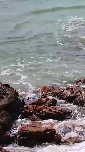 不同角度海边礁石夏日旅行18秒视频