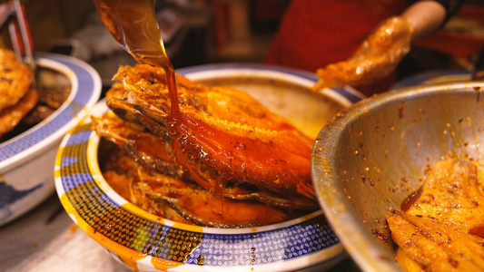 4k素材慢动作升格拍摄湖北特色小吃武昌鱼腌制过程视频