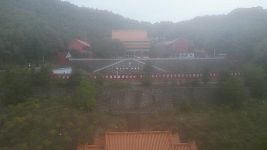 雨季迷雾中的城市航拍 视频