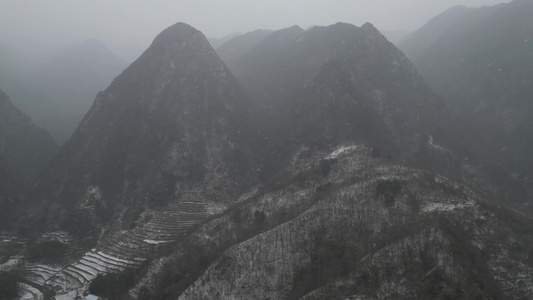 秦岭山川雪景大雪风光航拍视频