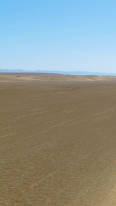 唯美沙漠公路航拍视频天际线视频