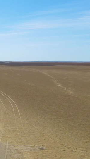 唯美沙漠公路航拍视频天际线42秒视频