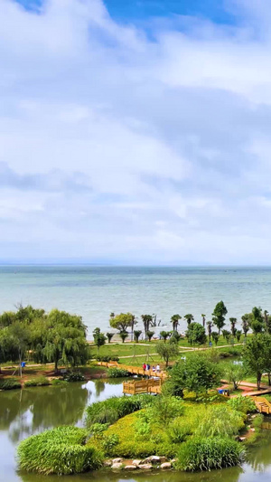 云南王宫湿地公园滇池风景航拍航拍滇池43秒视频