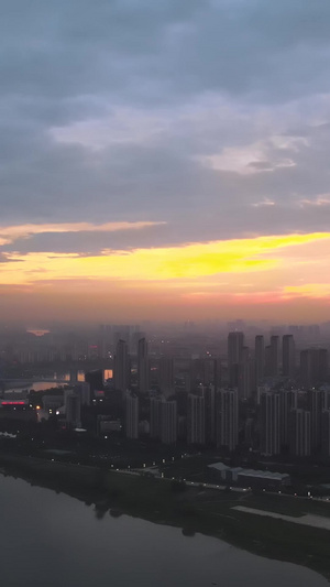 航拍城市风光晚霞夕阳天空蜿蜒的汉江城市夜景素材绚丽灯光46秒视频