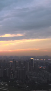 航拍城市风光晚霞夕阳天空蜿蜒的汉江城市夜景素材绚丽灯光视频