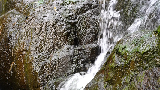 瀑布溪水流水视频