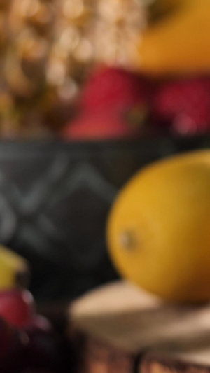 暗调砧板上切柠檬虚实实拍广告片段8秒视频