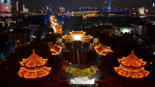武汉标志建筑黄鹤楼公园夜景视频