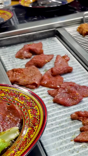 四川火盆木炭烤肉40秒视频