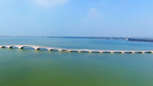 航拍上海最大淡水湖泊彩虹桥25秒视频