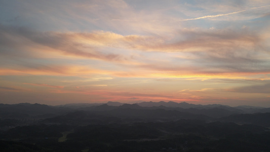 航拍傍晚晚霞落日山川[高山大川]视频