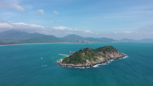 航拍海南省陵水黎族自治县分界洲岛景区海岛风光视频