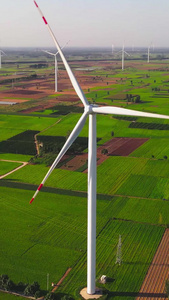 航拍现代农业风车风力发电新能源视频