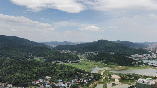 航拍湖南长沙岳麓区岳麓山风景区[岳塘区]视频