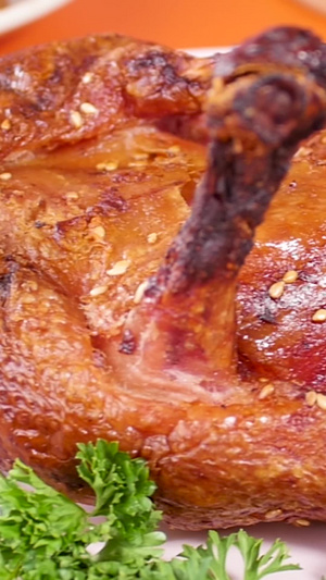 蜜汁烤鸭烤鸭菜品61秒视频