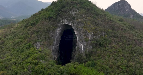 航拍广西桂林白石乡天生桥景区视频