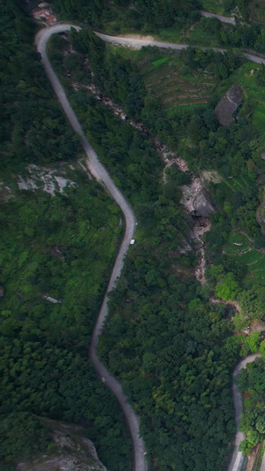 航拍5A景区雁荡山方洞景观区俯瞰盘山公路视频旅游胜地40秒视频