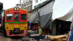 泰国热门旅游地美功铁路市场集市合集4K55秒视频