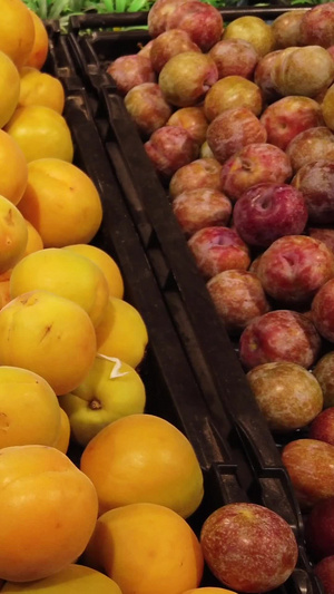 超市卖场里的夏季水果年货节153秒视频