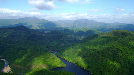 海南三亚育才片区山脉航拍风光绿水青山视频