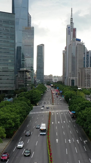 航拍上海世纪大道交通车流93秒视频