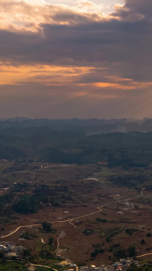 广西崇左市天等县进结镇高州村的落日风景延时航拍无人机11秒视频