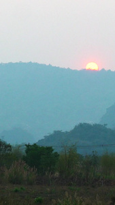 泰国山谷太阳落山延时夕阳日出日落视频