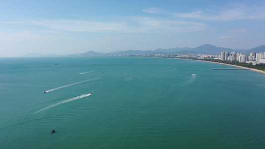 航拍海南三亚湾度假区海岸线沙滩椰林海滩视频