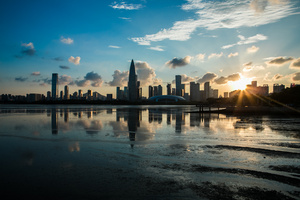 深圳湾公园夕阳西下华润大厦日转夜15秒视频