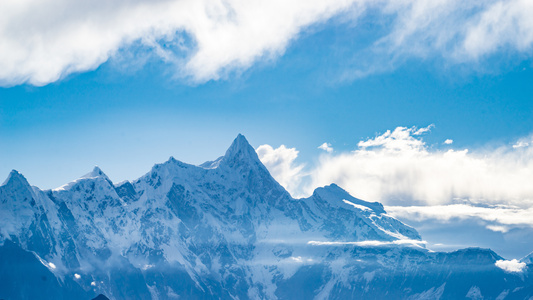 8k延时西藏318国道南迦巴瓦雪山[慢动作]视频