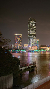上海黄浦江轮渡游轮城市夜景灯光游人海岸延时摄影陆家嘴视频