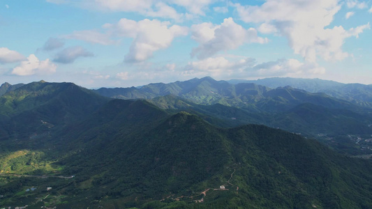 航拍群山自然景观视频